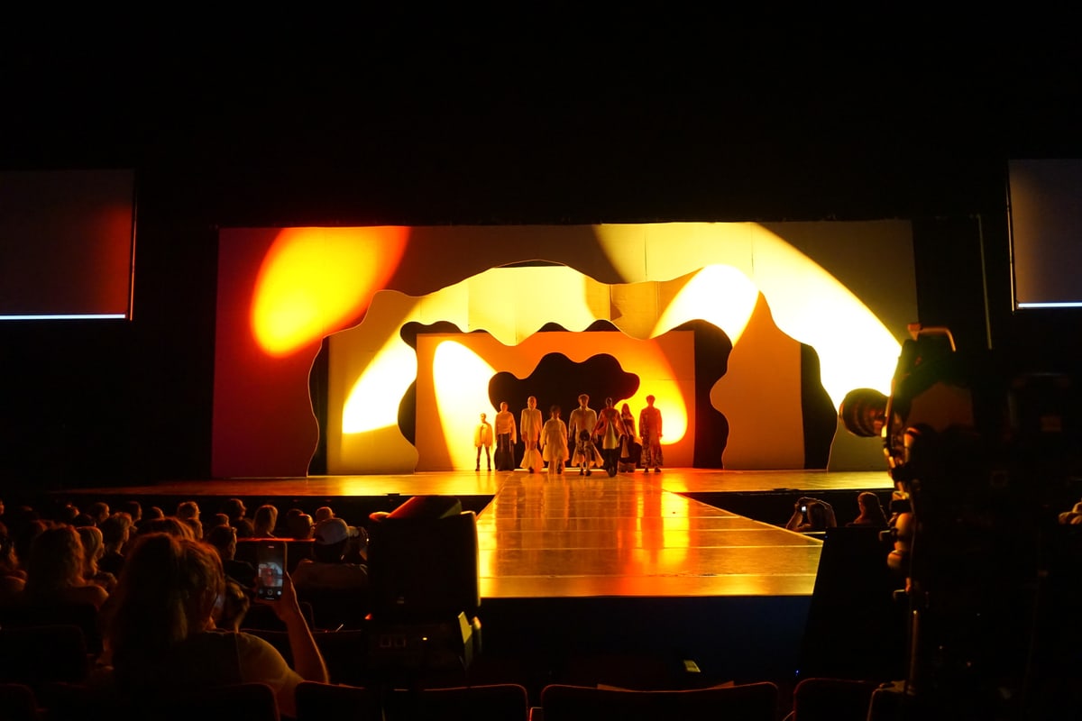 Runway walk — group, light